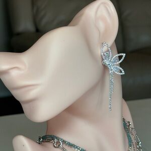 Chic Silver Drop Earrings With Cubic Zirconia